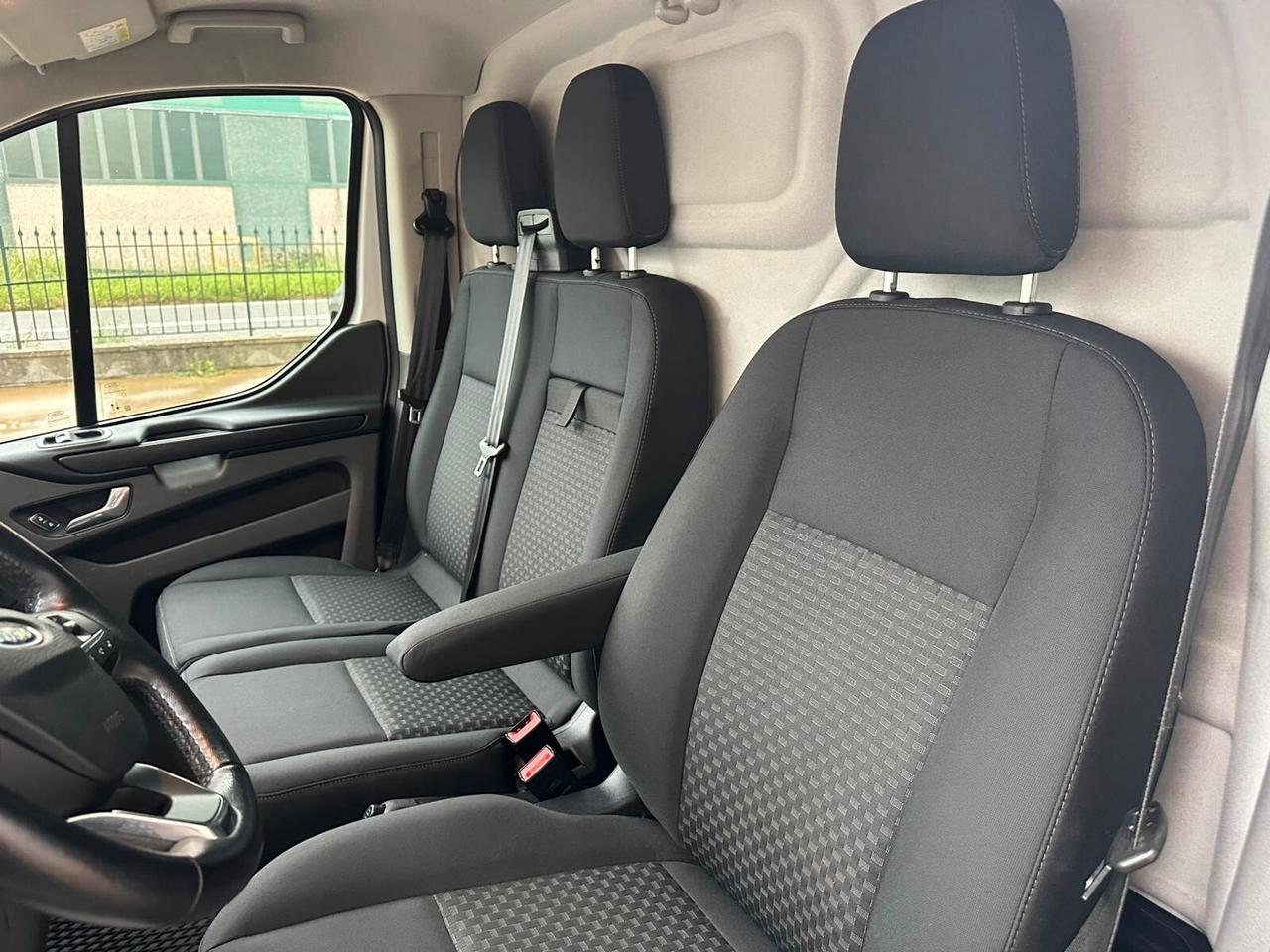 Ford Transit Custom 320 2.0 EcoBlue 130 cv PC Furgone Trend