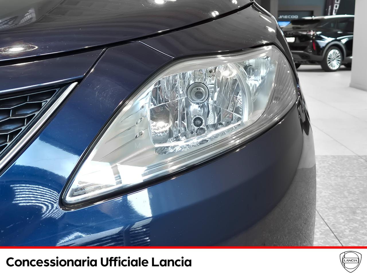 Lancia Ypsilon 1.2 silver 69cv