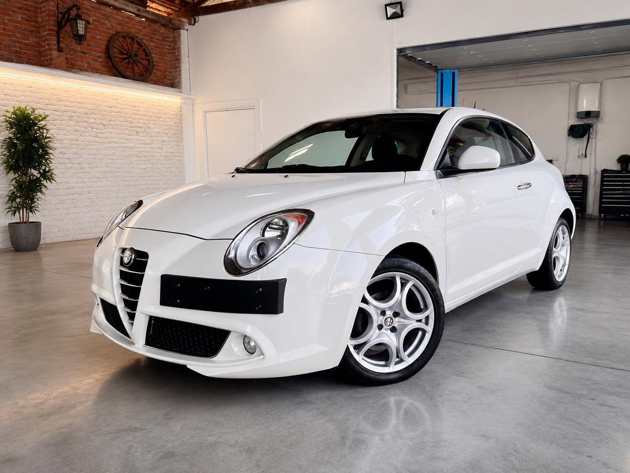 Alfa Romeo MiTo 1.4 95CV Distinctive Premium Pack