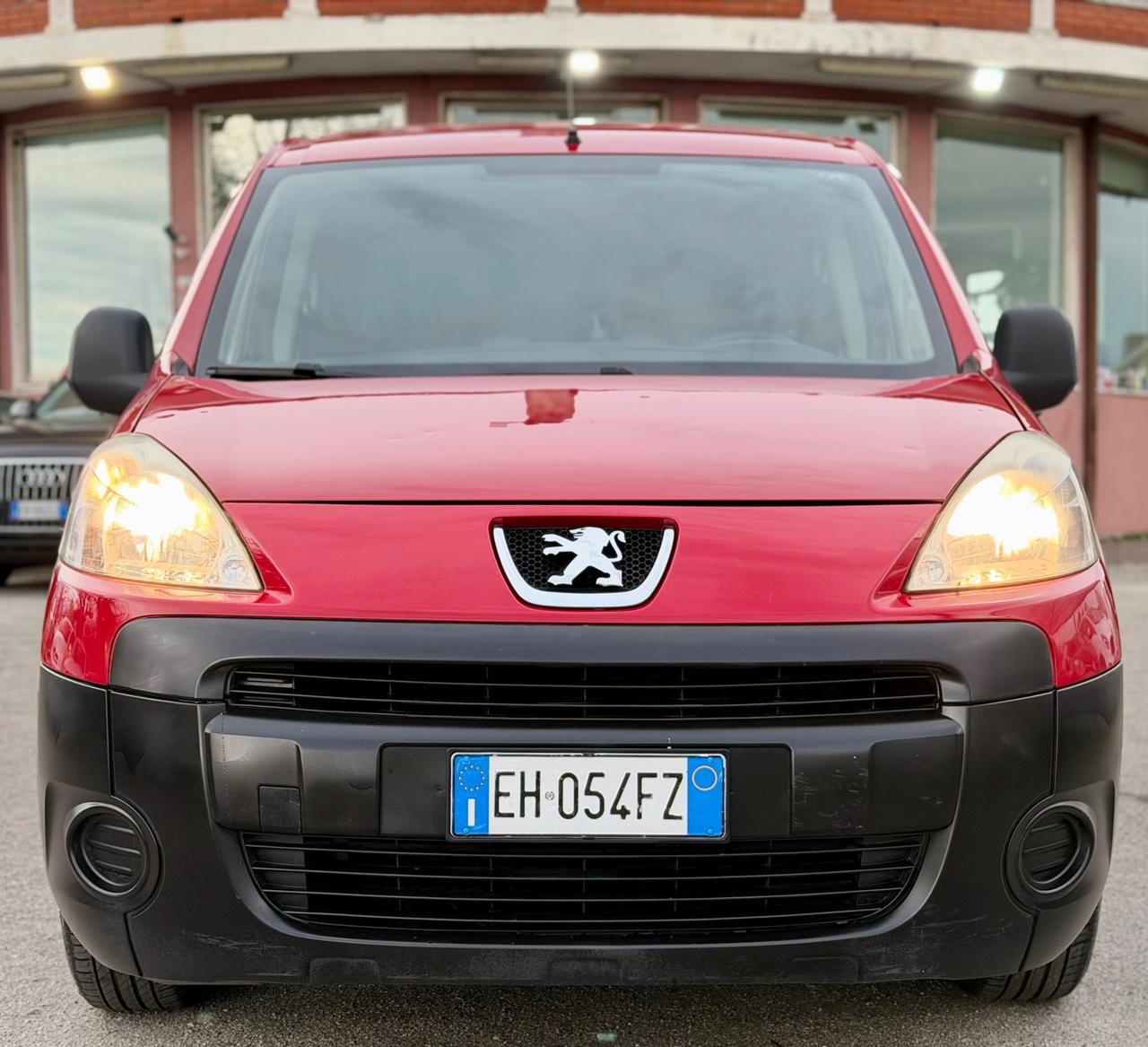 Peugeot Partner 2011 1.6 HDi furgone 3 posti GARANZIA 12 mesi ! ! !