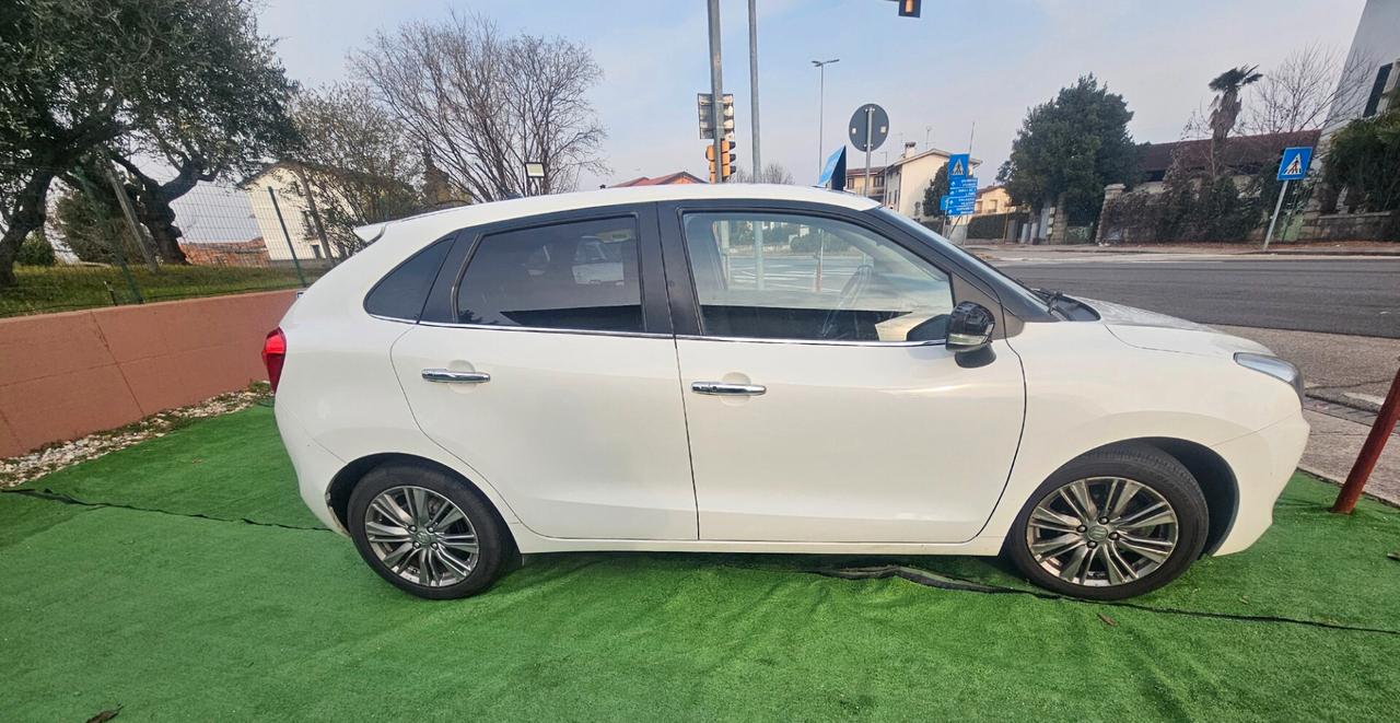 Suzuki Baleno 1.2 Hybrid B-Top