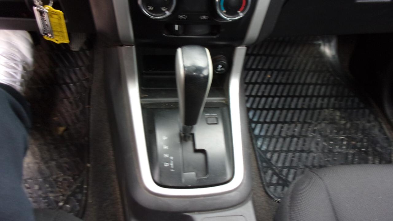 Isuzu D-Max 2.5 Space Cab Solar A/T 4WD