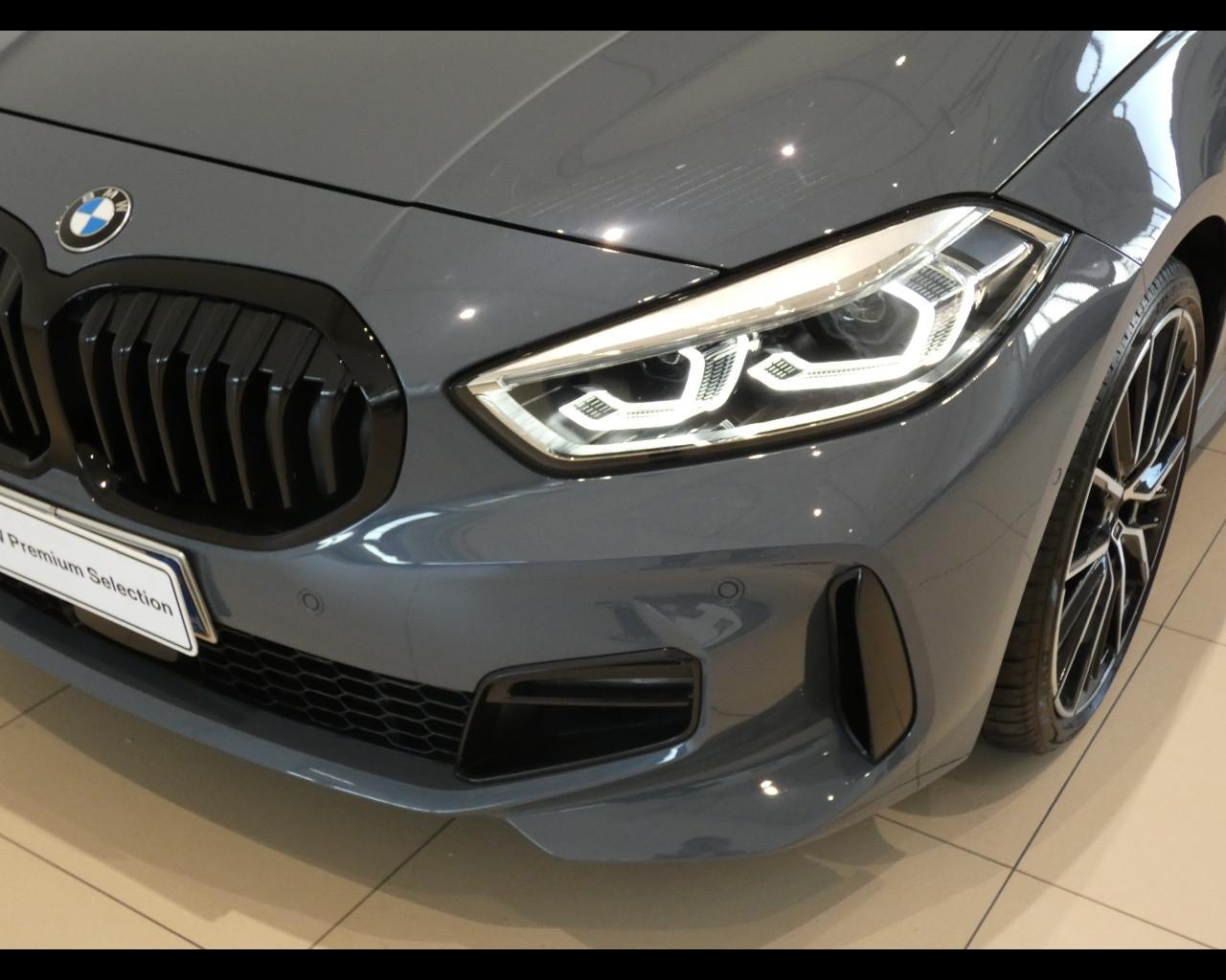 BMW Serie 1 (F40) - 118d 5p. Msport