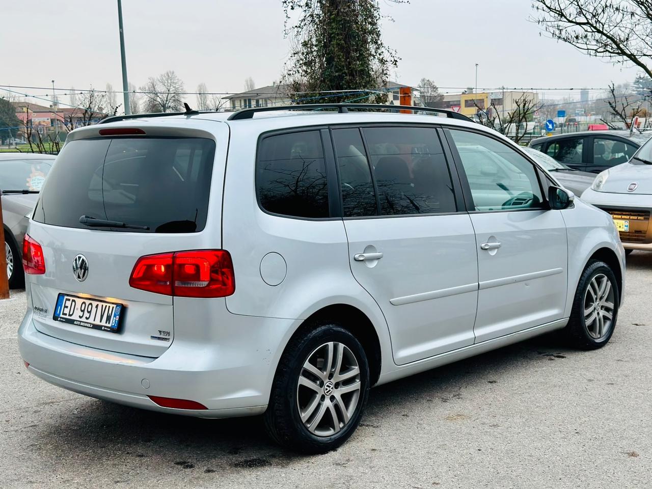 Volkswagen Touran 2011 1.2 benzina km solo 130,000GARANZIA 12 MESI ! ! !