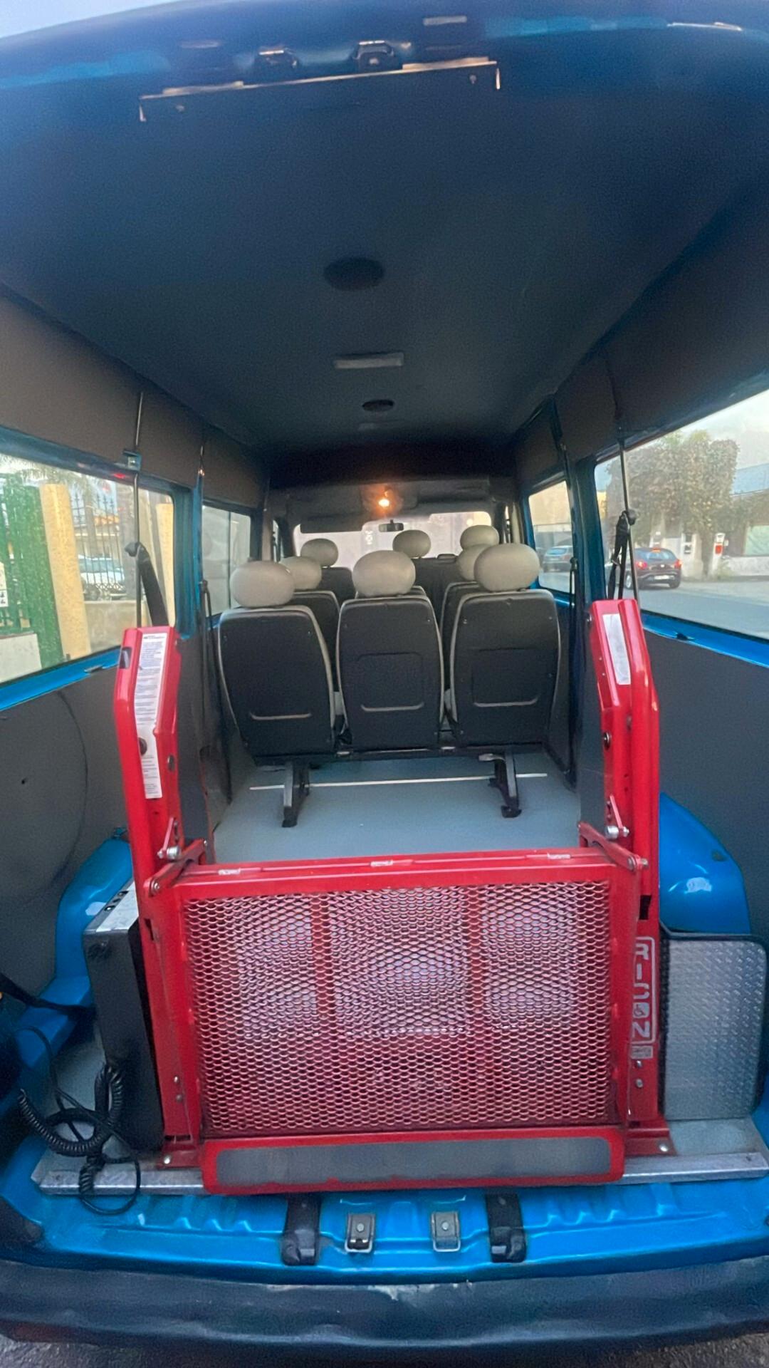 Opel 9 posti con pedana disabili