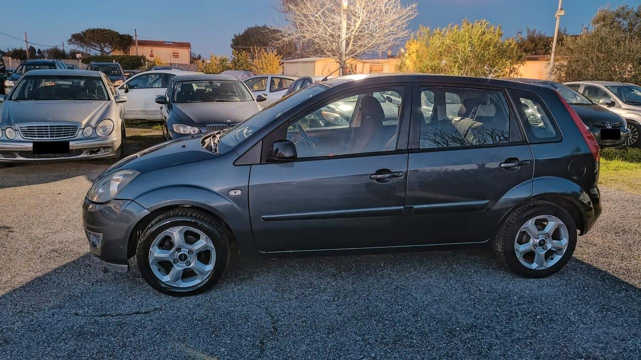 Ford Fiesta 1.4 TDCi 5p. Adatta anche a neopatentati