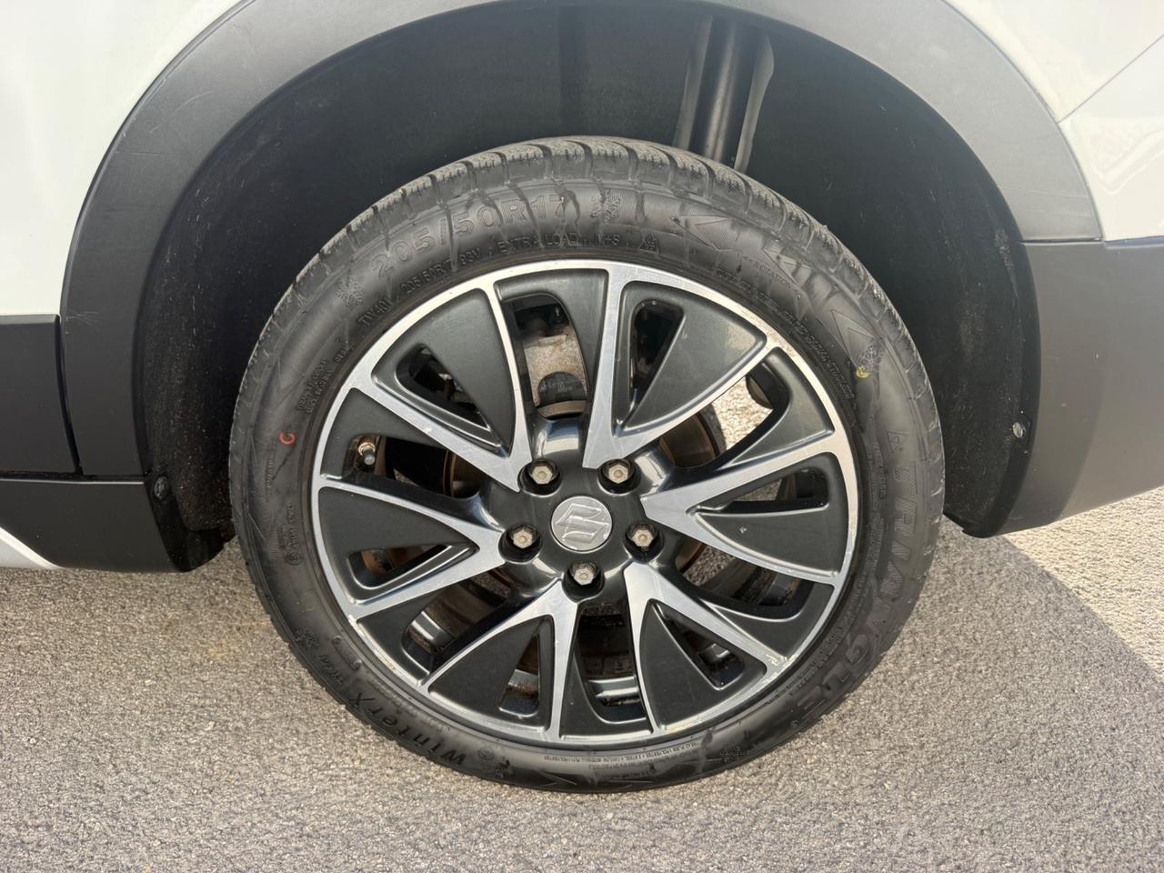 Suzuki S-Cross 1.6 DDiS 4WD All Grip Top