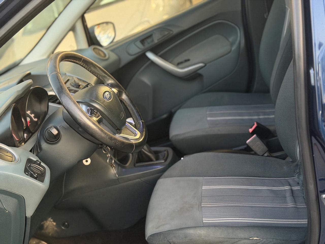 Ford FIESTA 1.4 DIESEL 2011