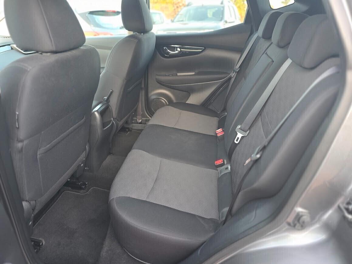 Nissan Qashqai 1.5 dCi N-Connecta