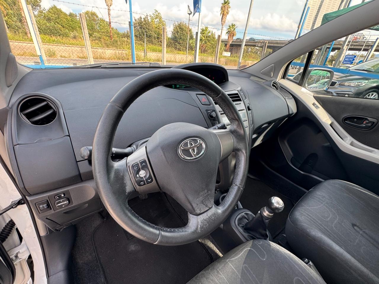 Toyota Yaris 1.0 5 porte clima idroguida km certificati 2009