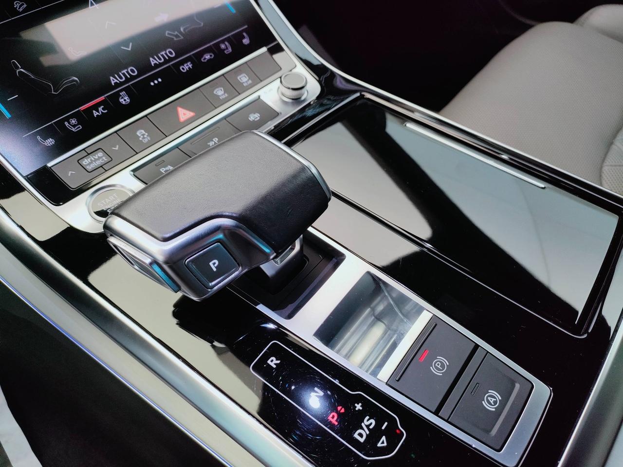 AUDI Q8 I 2018 - Q8 50 3.0 tdi mhev Sport quattro tiptronic