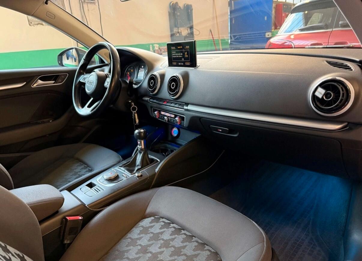 Audi A3 Sedan 1.6 TDI ultra Attraction