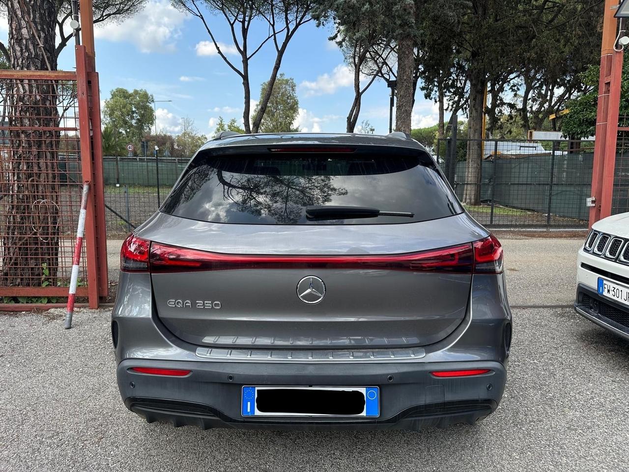 Mercedes-benz EQA EQA 250 Premium Plus AMG AUTONOMIA 450KM