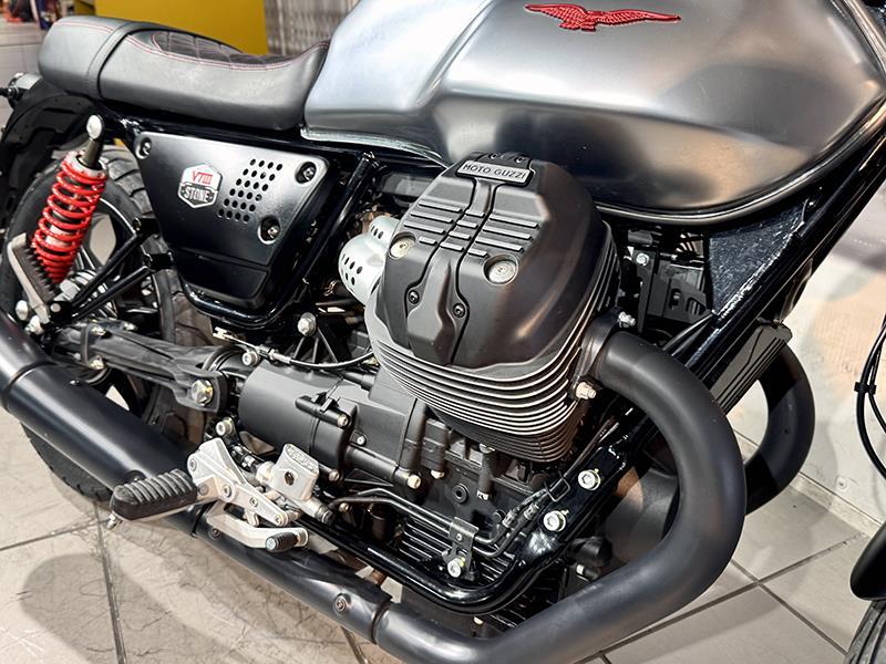 Moto Guzzi V7 III Stone S
