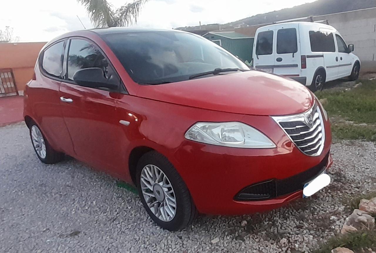 Lancia Ypsilon 1.2 69 CV 5 porte S&S Platinum