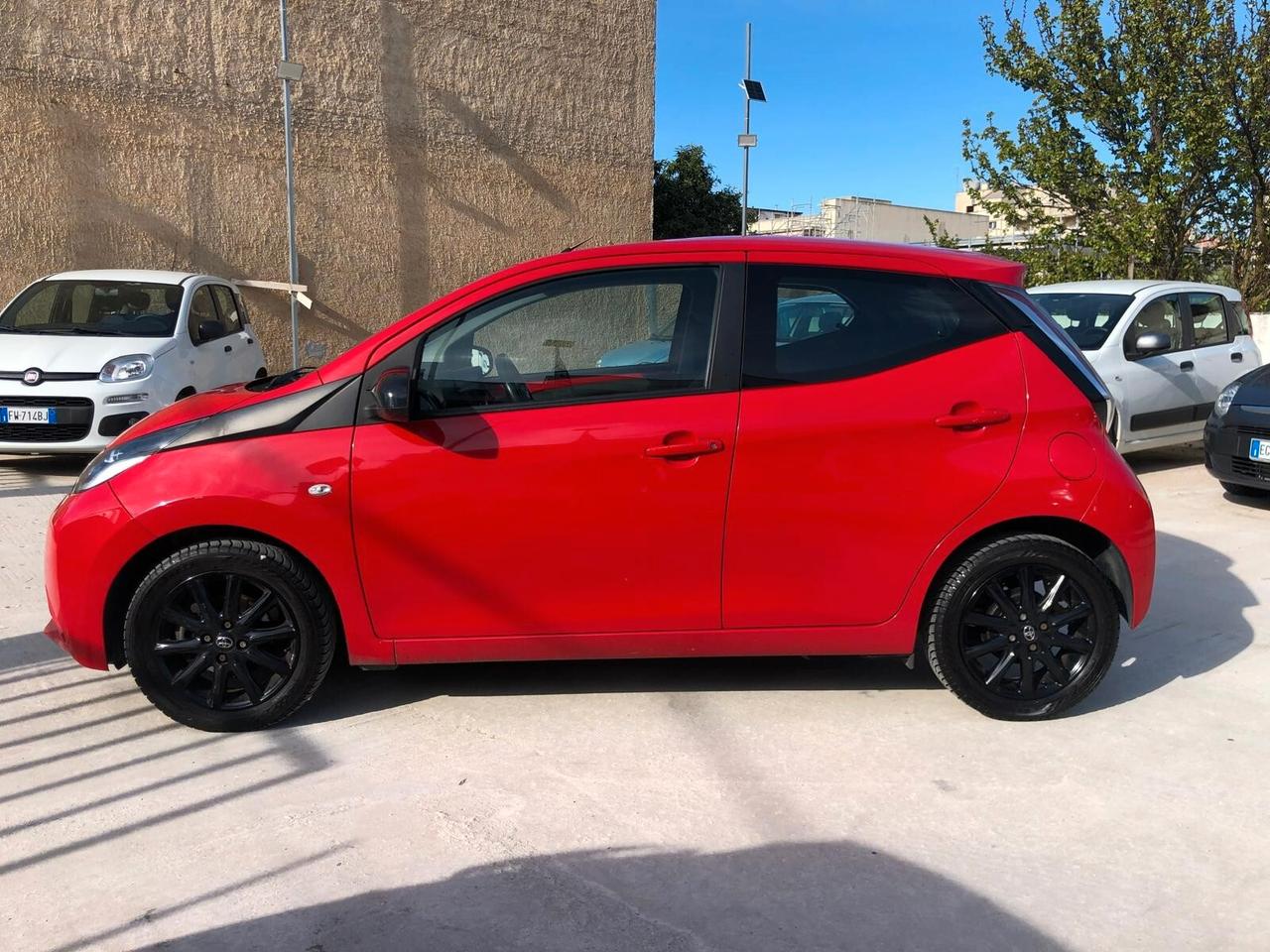 TOYOTA AYGO 1.0 X-PLAY - 2016