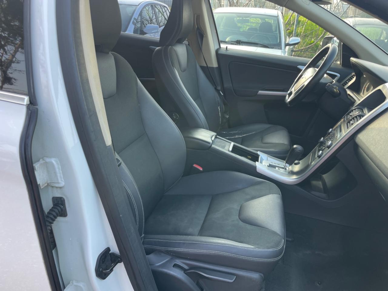 Volvo XC 60 XC60 2.4 D 175 CV FWD DRIVe Momentum