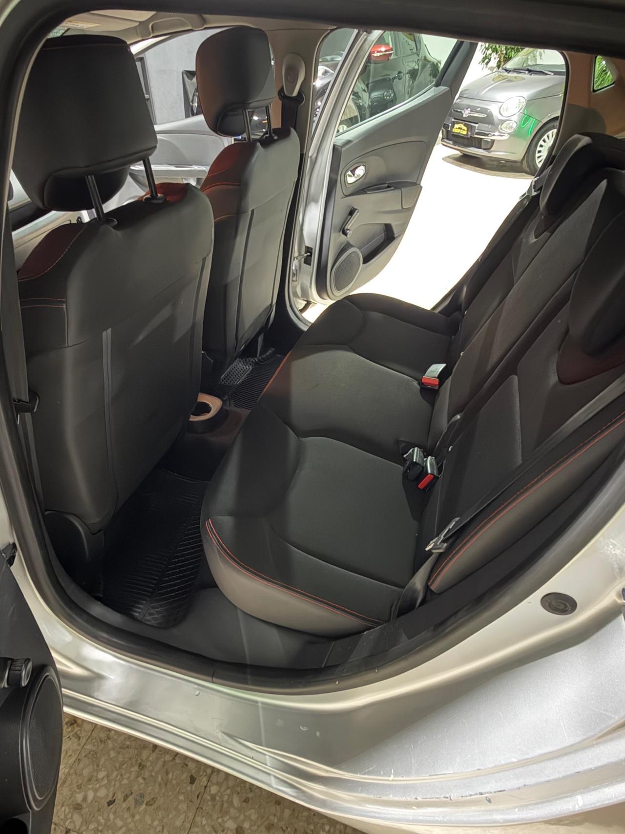 Renault Clio 1.2 75CV 5 porte Neopatentati