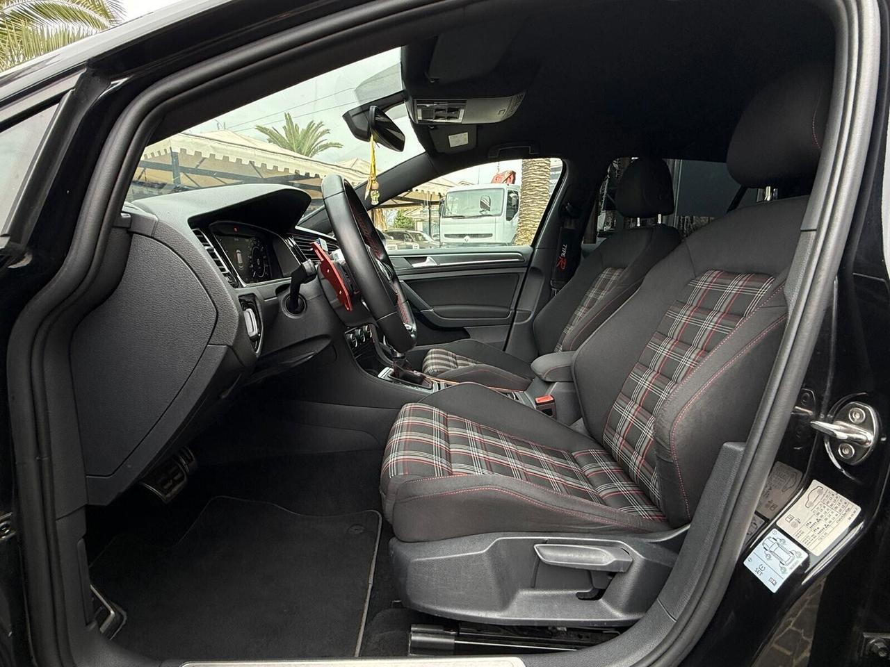 Volkswagen Golf GTI Performance 2.0 245 CV DSG MAXTON LOOK