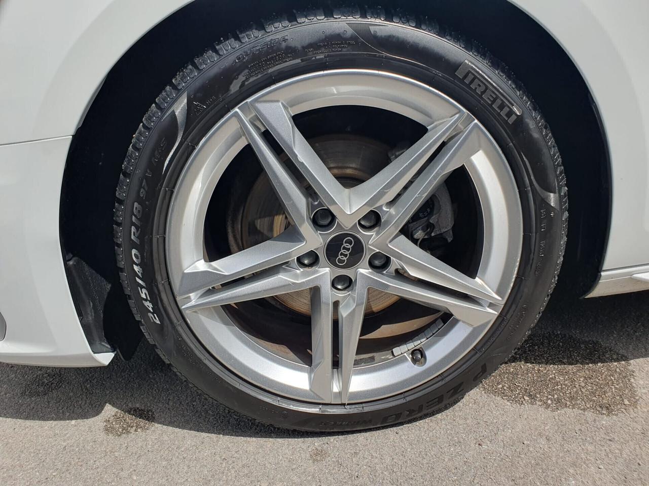 Audi A4 Avant 30 TDI/136 CV S tronic line edition