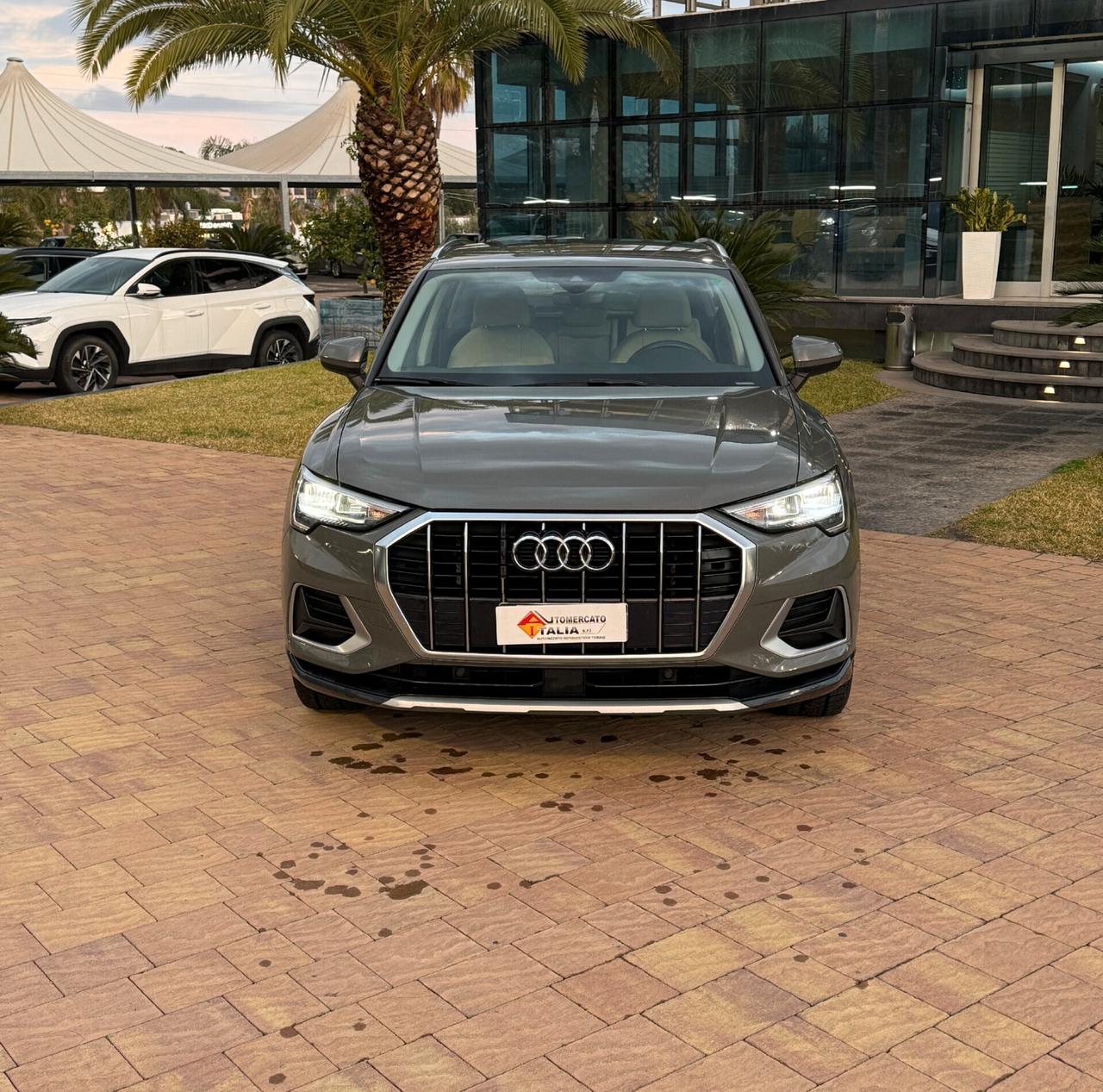 Audi Q3 35 TDI S tronic Business