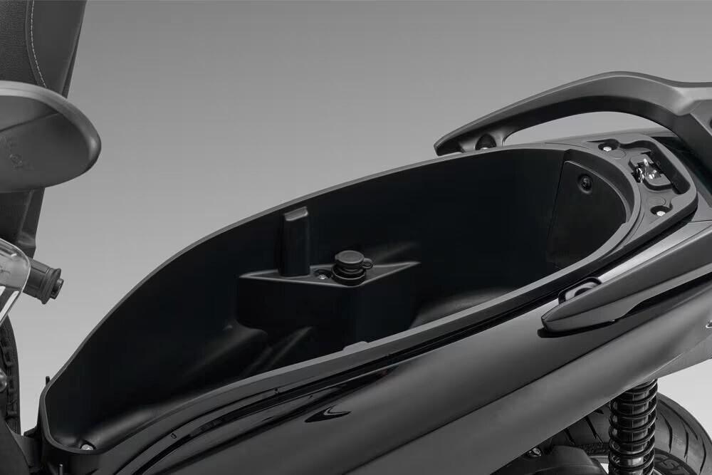 QJ MOTOR SQ 200 ABS TCS – RUOTA ALTA – BAULETTO – NUOVO