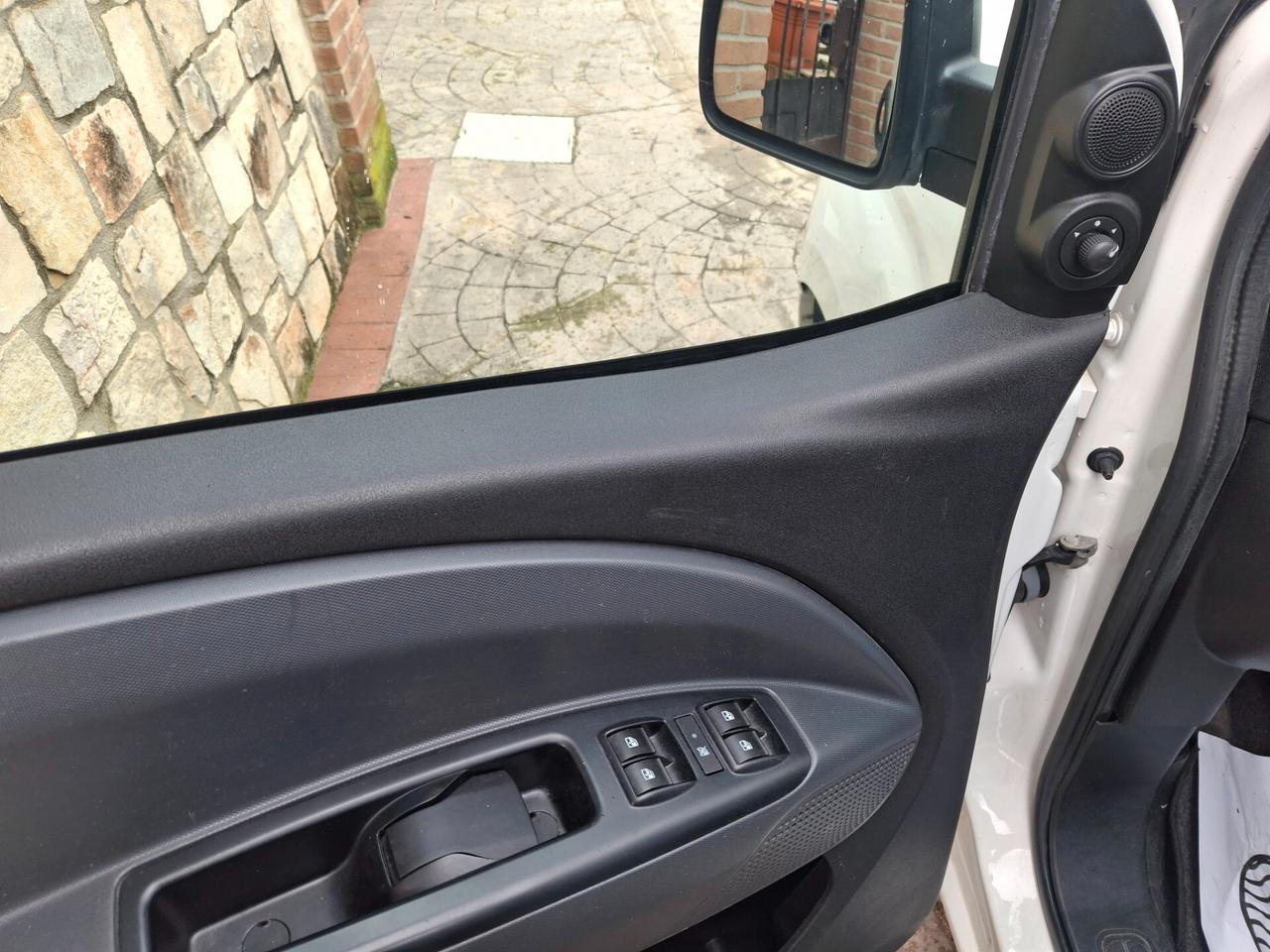 Fiat Doblo Doblò 1.6 MJT 16V 90CV tetto alto pedana elettrica trasporto disabili