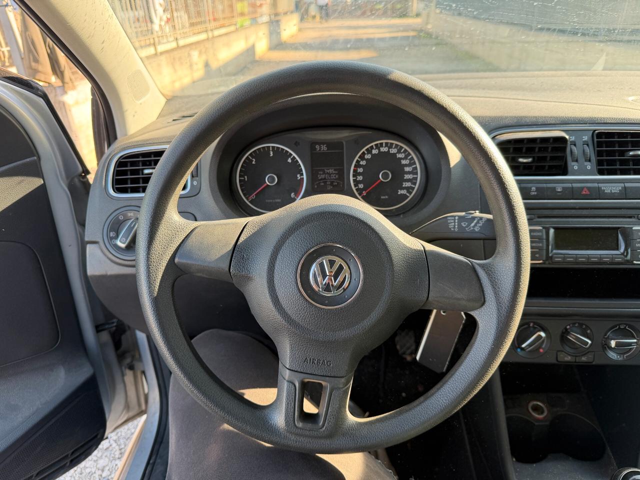 VOLKSWAGEN POLO 2012 1.2 DIESEL 75CV * LEGGI