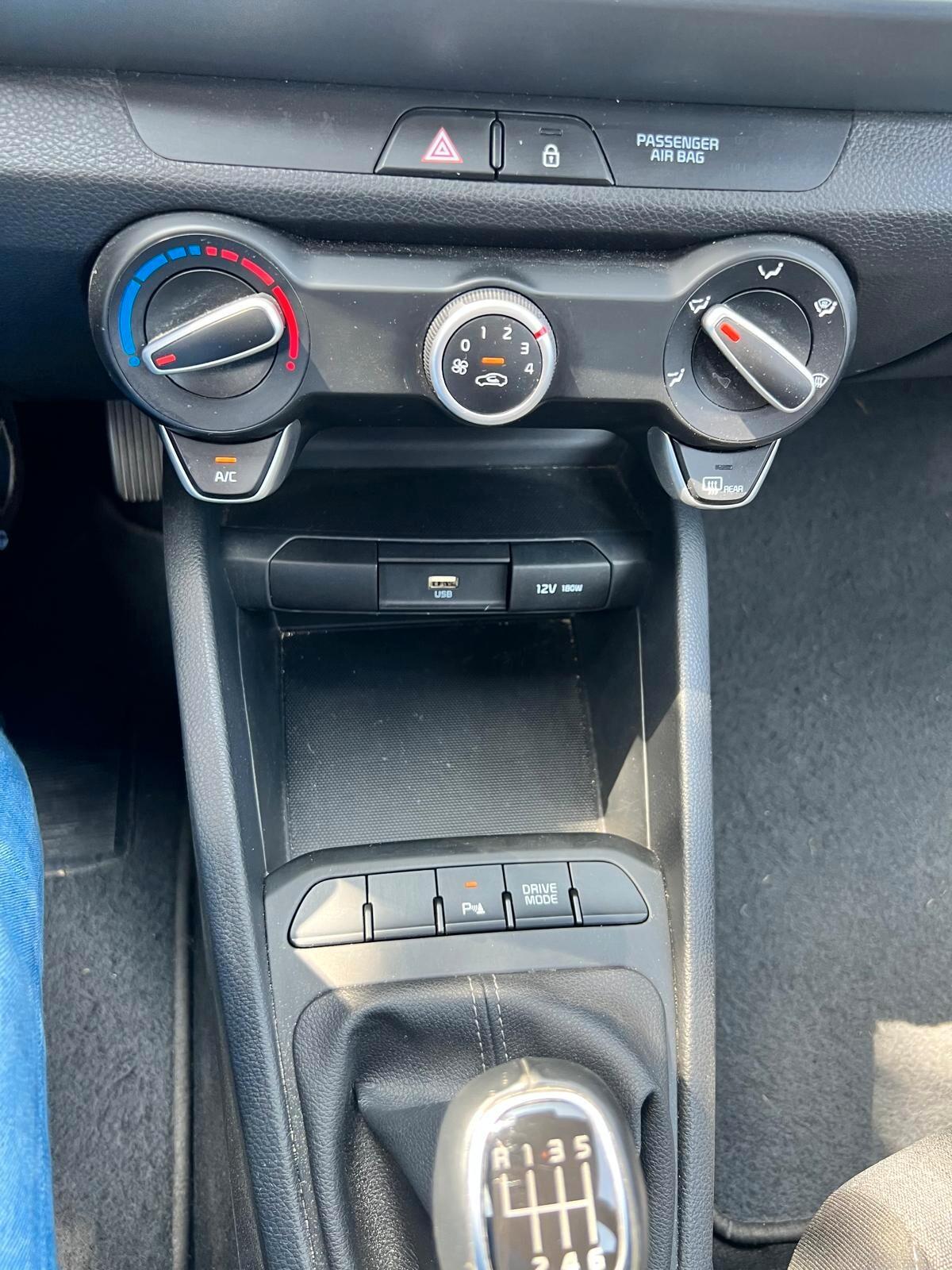 Kia Stonic 1.0 T-GDi 100 CV MHEV MT Urban