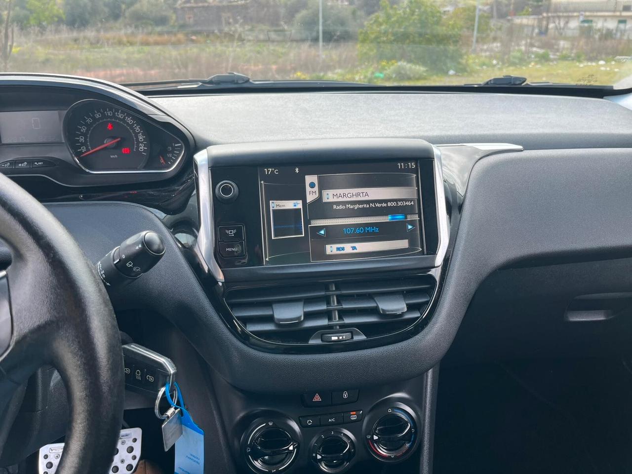 Peugeot 208 1.4hdi NEOPATENTATI CHIAMA 2013