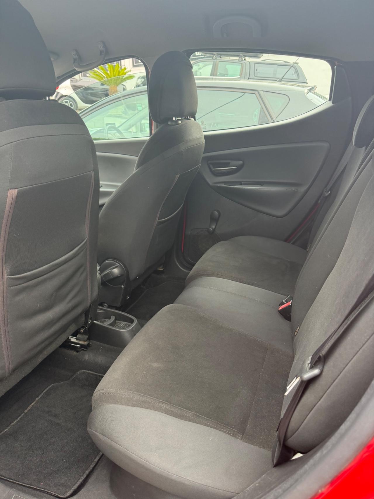 Lancia Ypsilon Ecochic Gold