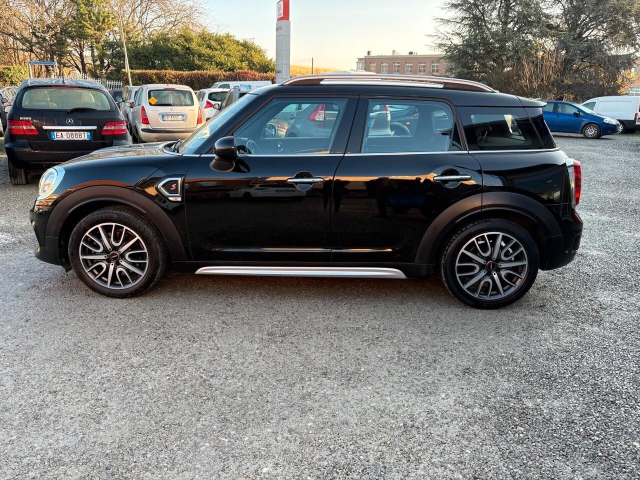 Mini Countryman 2.0 SD Hype Automatica-Unico Prop