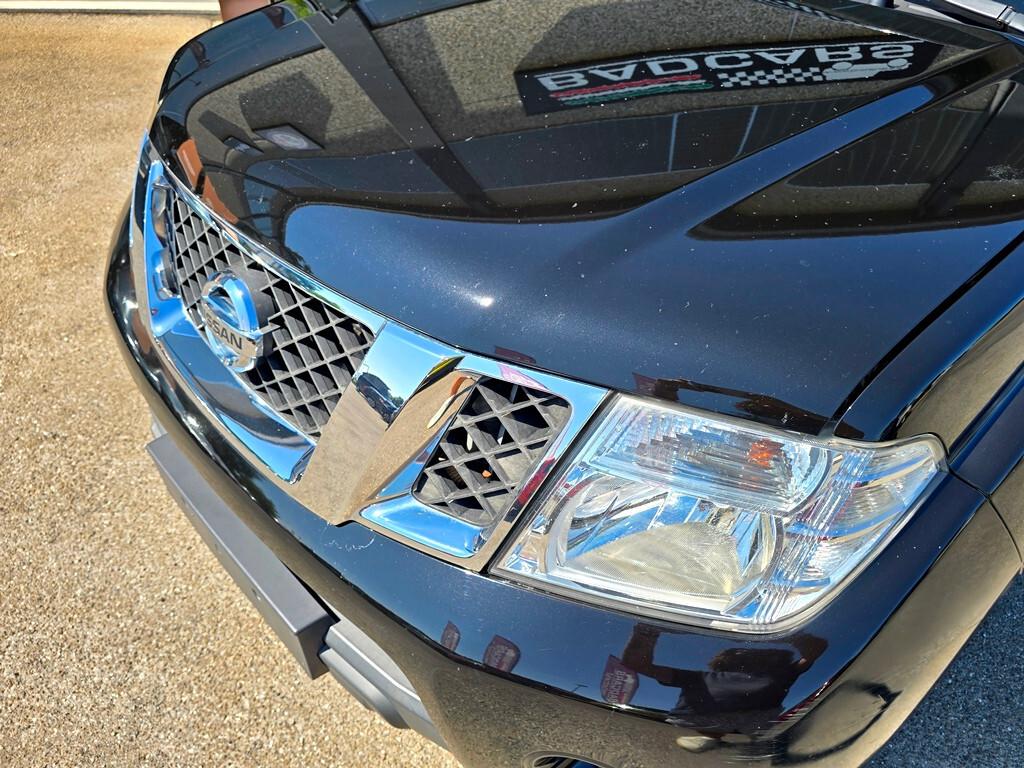 Nissan Navara 2.5 dCi 190CV "LE"