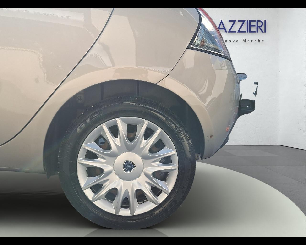 LANCIA Ypsilon 3ª serie - Ypsilon 1.2 69 CV 5 porte S&S Gold