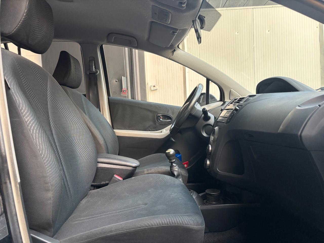 Toyota Yaris 1.0 5 porte Sol