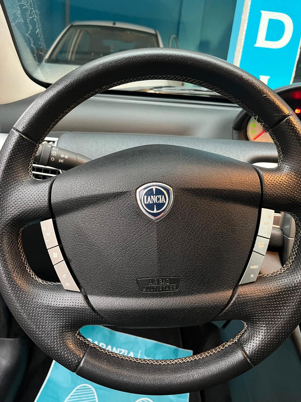 Lancia Ypsilon 1.2 Argento