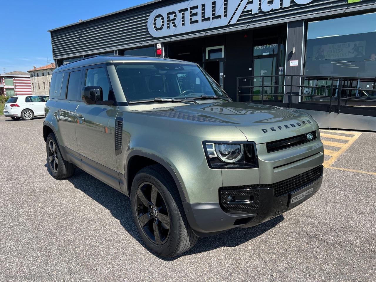 LAND ROVER Defender 110 3.0D I6 250 CV AWD Auto SE