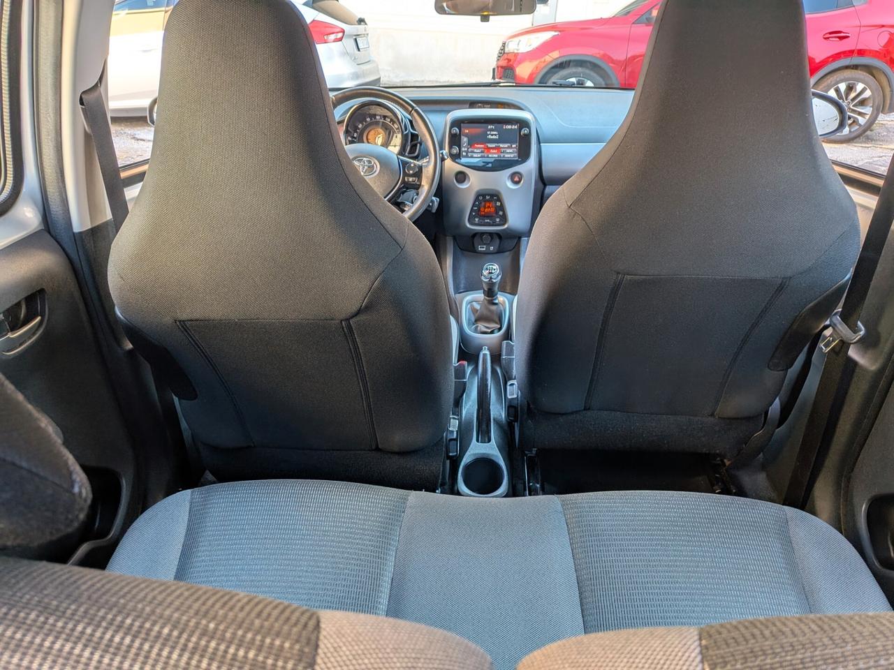Toyota Aygo Connect 1.0 VVT-i 72 CV 5 porte x-cool