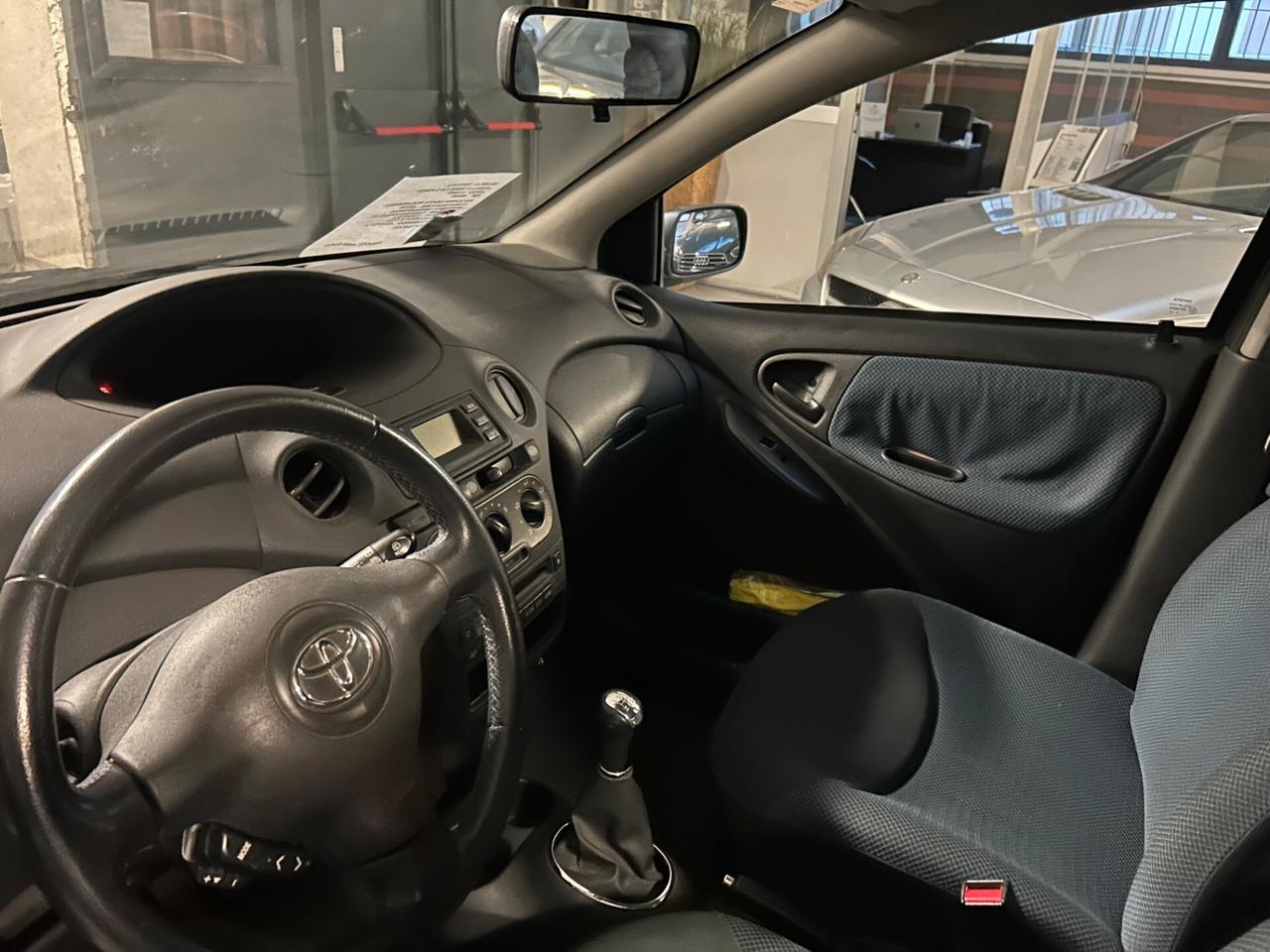 Toyota Yaris 1.0 5 porte Sol