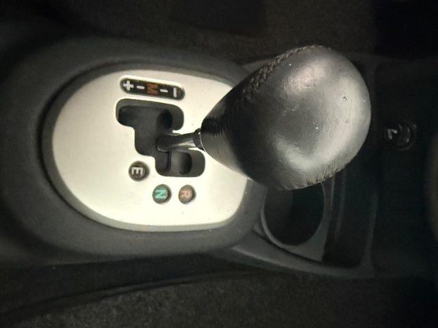 TOYOTA Yaris 1.3 5 porte M-MT SOL