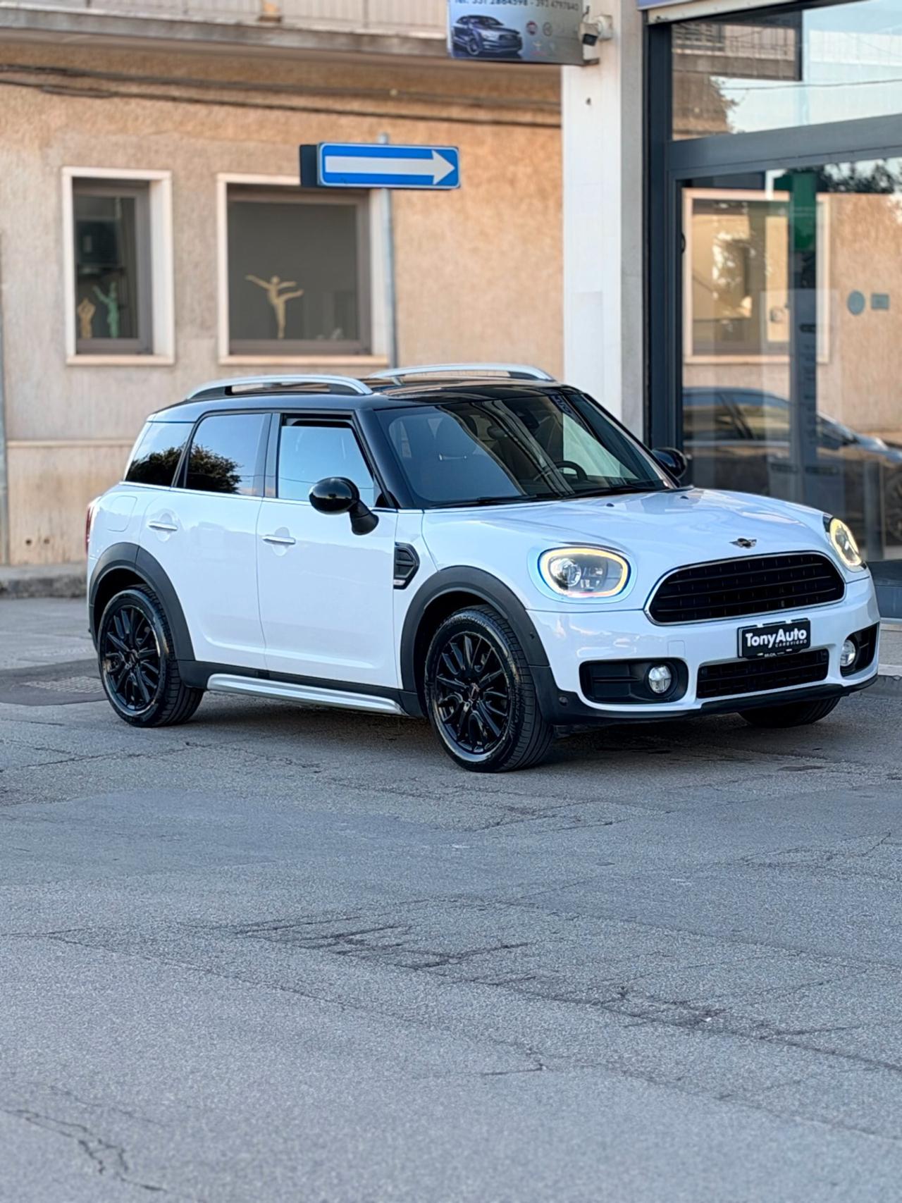 Mini Cooper D Countryman Hype auto my18 BICOLORE CON TETTO NERO, NAVI,FULL LED, BLUETOOTH,SCHERMO DIGITAL