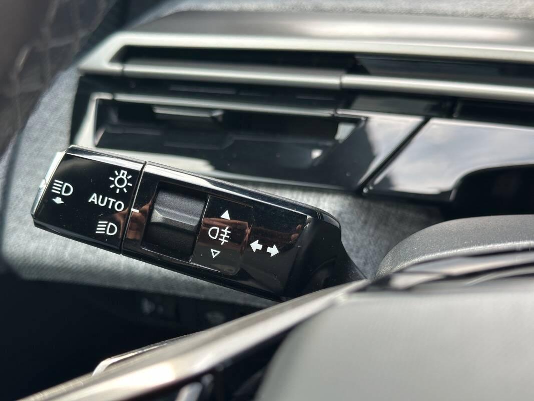 Peugeot 5008 1.2 hybrid Allure 145cv 7 posti Automatica