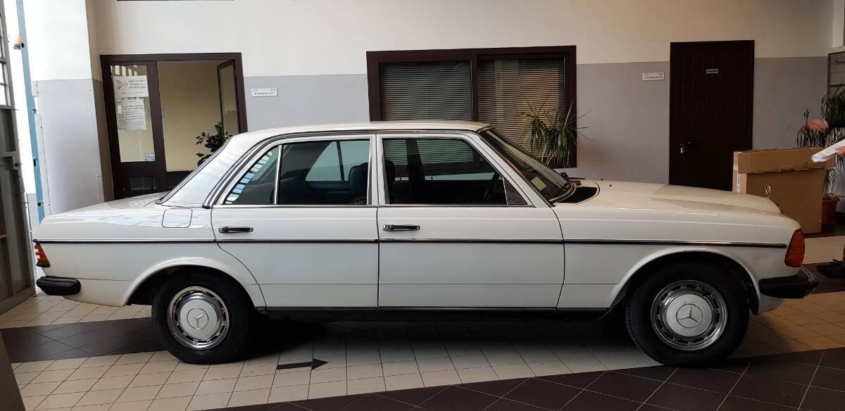 Mercedes Classe E 250 BZ 6L 140CV **ASI CONSERVATA E ORIGINALE**