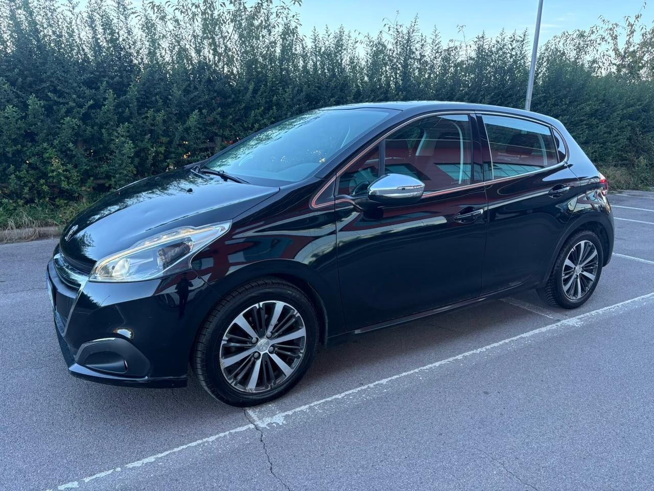 Peugeot 208 BlueHDi 75 5 porte Allure 2017 136.000 KM