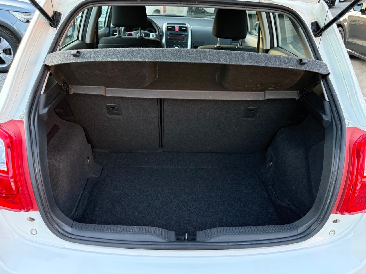 Toyota Auris 1.4 D-4D -( 98 mila km ) Active