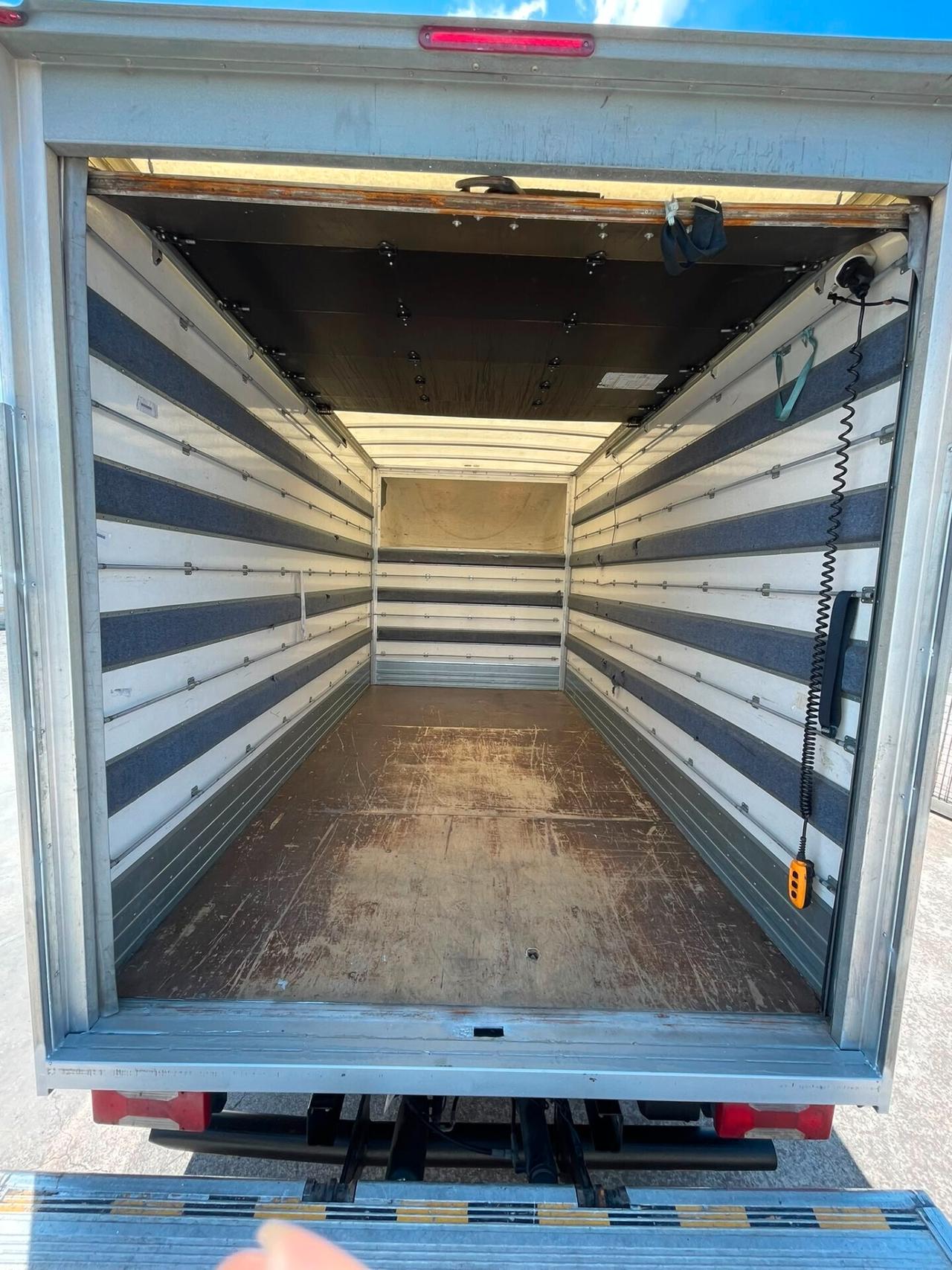 IVECO DAILY FURGONE CASSA E SPONDA IDRAULICA 35C13