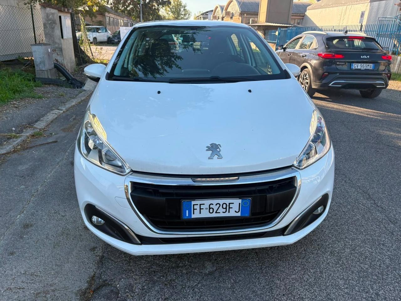Peugeot 208 PureTech 82 5 porte Active 2017 167.000 KM