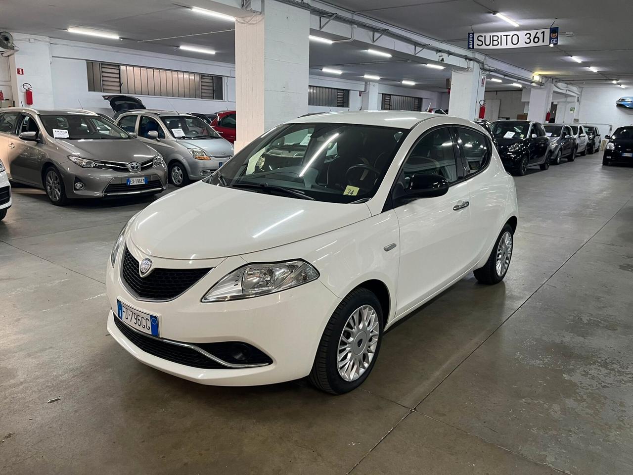 Lancia Ypsilon 1.2 solo 6700 km!!!!! euro6