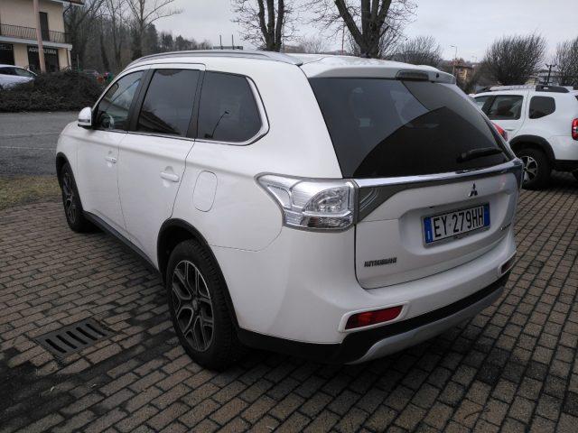 MITSUBISHI Outlander 2.2 DI-D 4WD Instyle 7p.