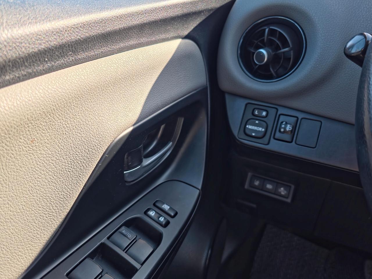 Toyota Yaris 1.5 Hybrid 5 porte Business 2018-E6 Automatico NEO